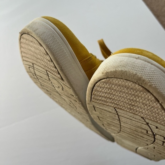 Fitflop Rally Suede Yellow Sneakers size 8.5 - Picture 8 of 9